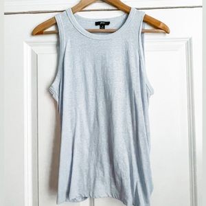 Cute tie-back tank.